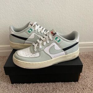 Nike Air Force 1 '07 LV8